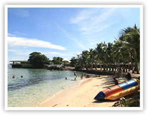 マクタン島のビーチ