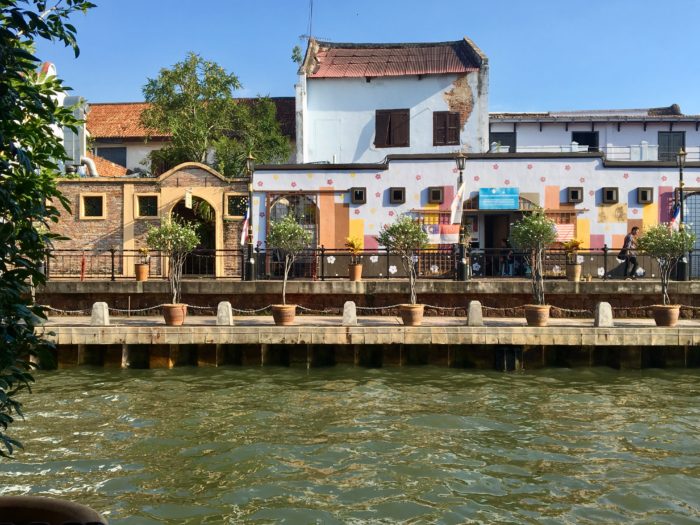 マラッカ川沿い