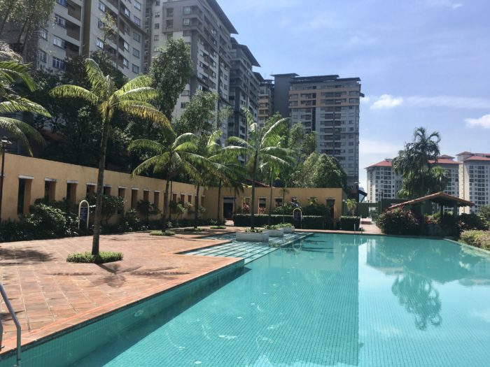 スタンダードタワー プール