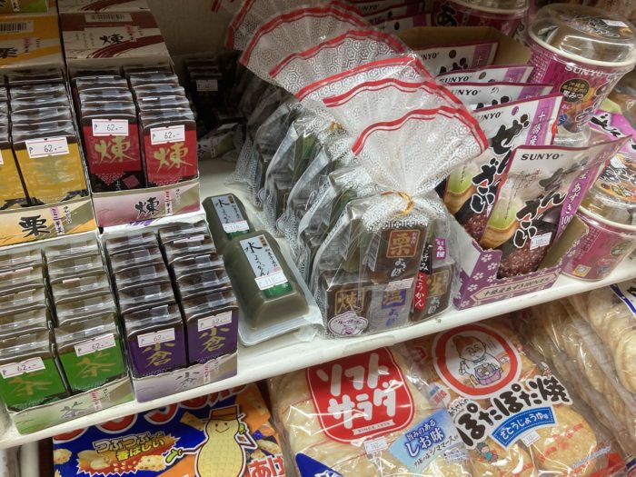 フィリピンセブで買える日本のお菓子（ようかんとせんべい）