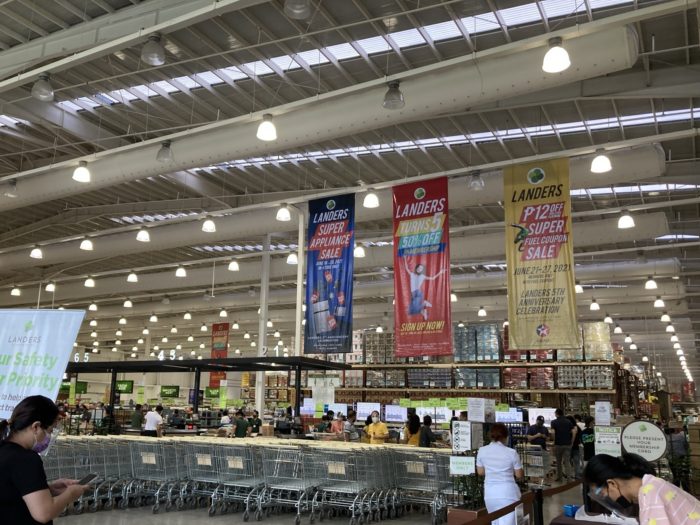 ランダース店内